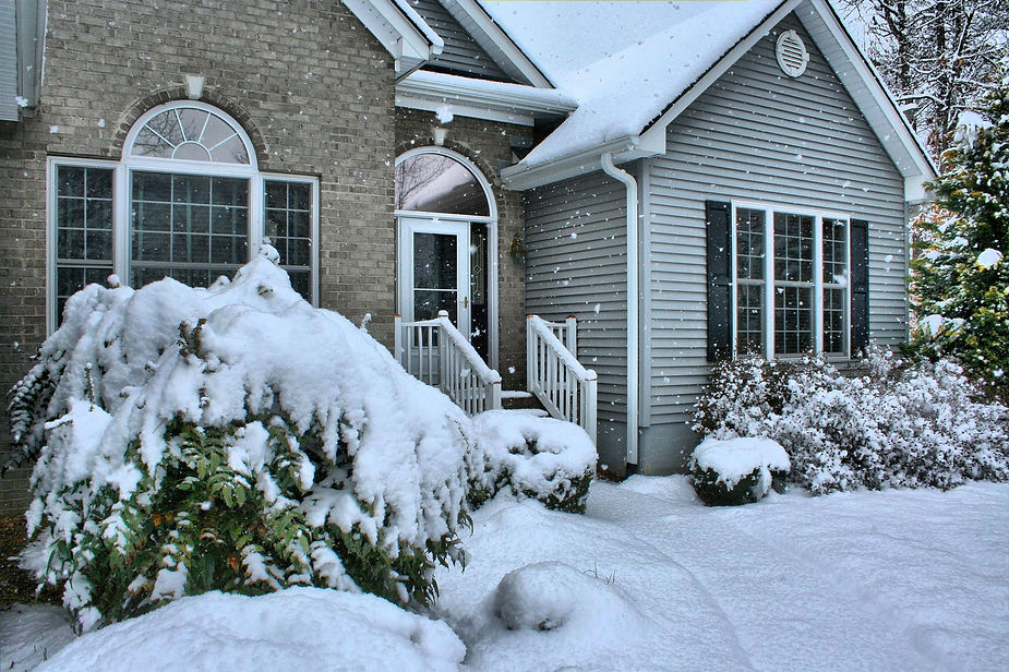 How to Winterize a Home Quick, While Staying Under Budget 5 68598997374c17b58d28c163 1f40c3 4b61e9c9b6d4491f870317b89ba3ff9amv2