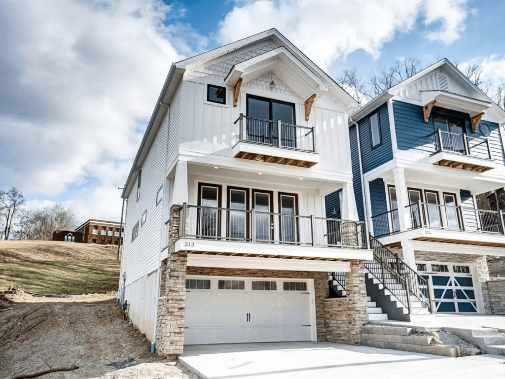 Custom Home Building in Hyde Park: 10 Things to Consider Before You Invest 4 68598a308d06788c221e1abe invest