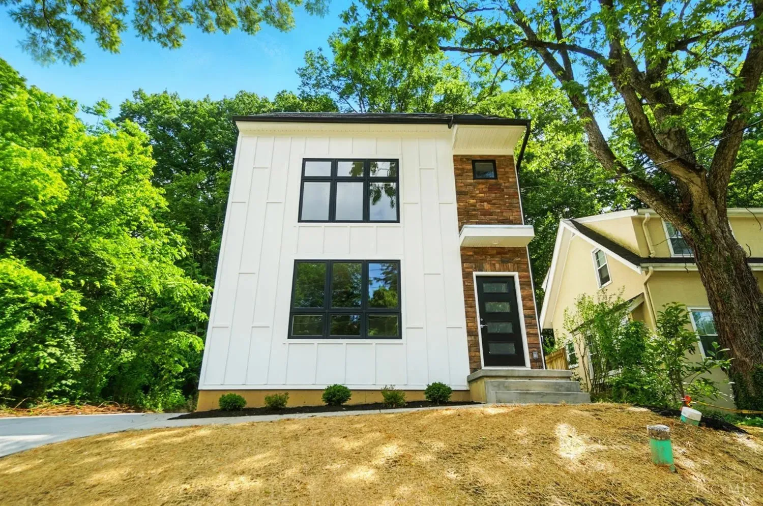 3550 Linwood Ave, Cincinnati, OH 45226 - photo 1